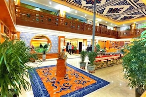 Lobby lounge