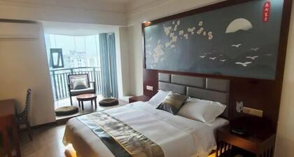 Meimei Holiday Hotel