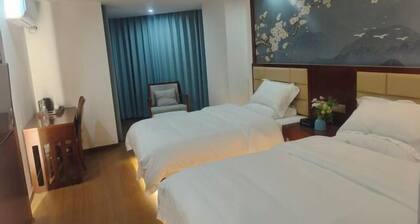 Meimei Holiday Hotel