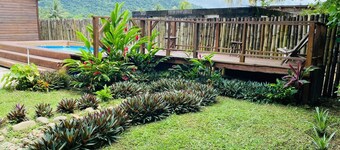 Aly's Valley Cabin, a private cabin in a village with a mountain view.