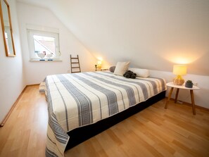 2 Schlafzimmer, Schreibtisch, kostenloses Internet