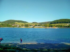 Una spiaggia nelle vicinanze