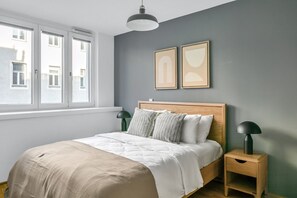 1 bedroom, iron/ironing board, WiFi, bed sheets - Bright Mariahilf 1BR near Naschmarkt and Metro U4 & U3, by Blueground (Vienna)