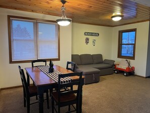 Interior - East River Retreat, WATERFRONT+ Fire Pit+Pet friendly (Two Rivers)