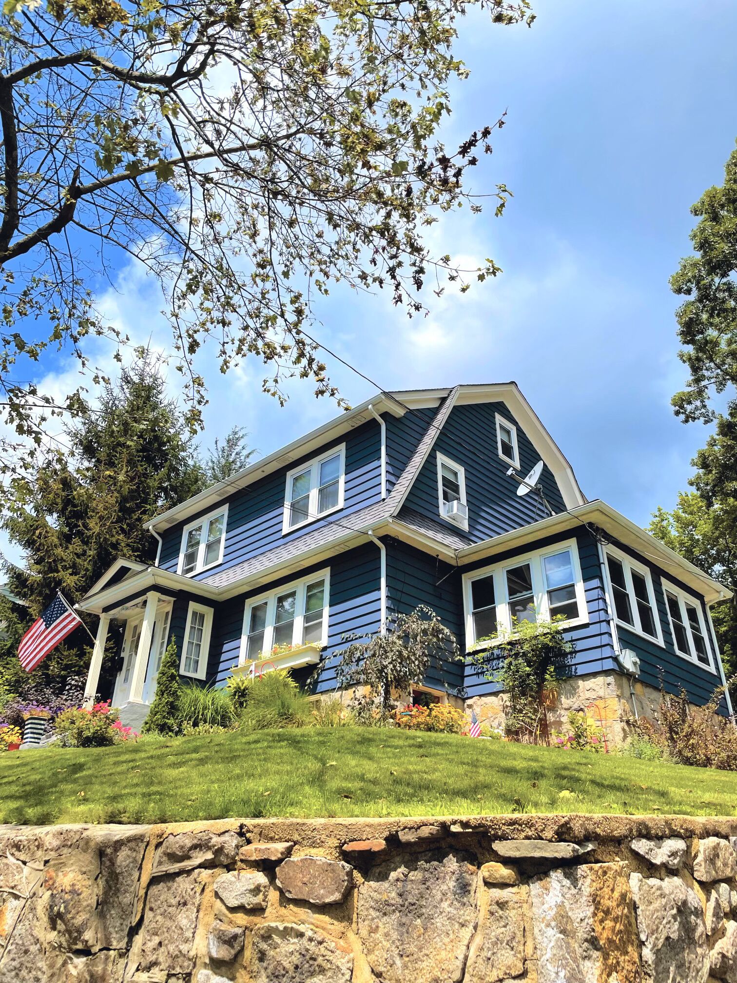 Sophisticated 3 BR Home in the Heart of Worcester : Urban Oasis w/ Hot Tub