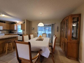 Dining - KingBed w/Cart (The Villages)