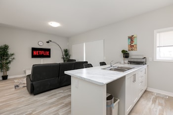 Luxury Entire house mins Niagara falls & Brock uni