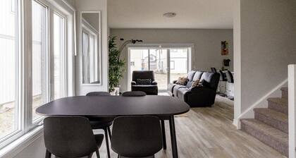 Luxury Entire house mins Niagara falls & Brock uni