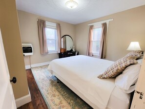 4 bedrooms, WiFi, bed sheets - New River Cottage (Crumpler)