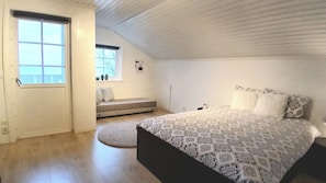 4 chambres, fer et planche à repasser, Wi-Fi, draps fournis