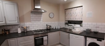 Inviting 3-Bed House in Trentham