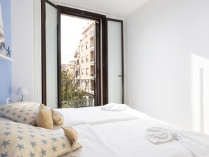 2 間睡房、熨斗/熨衫板、上網、床單