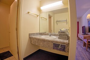 Bathroom - Holiday Motel Lordsburg I-10 (Lordsburg)