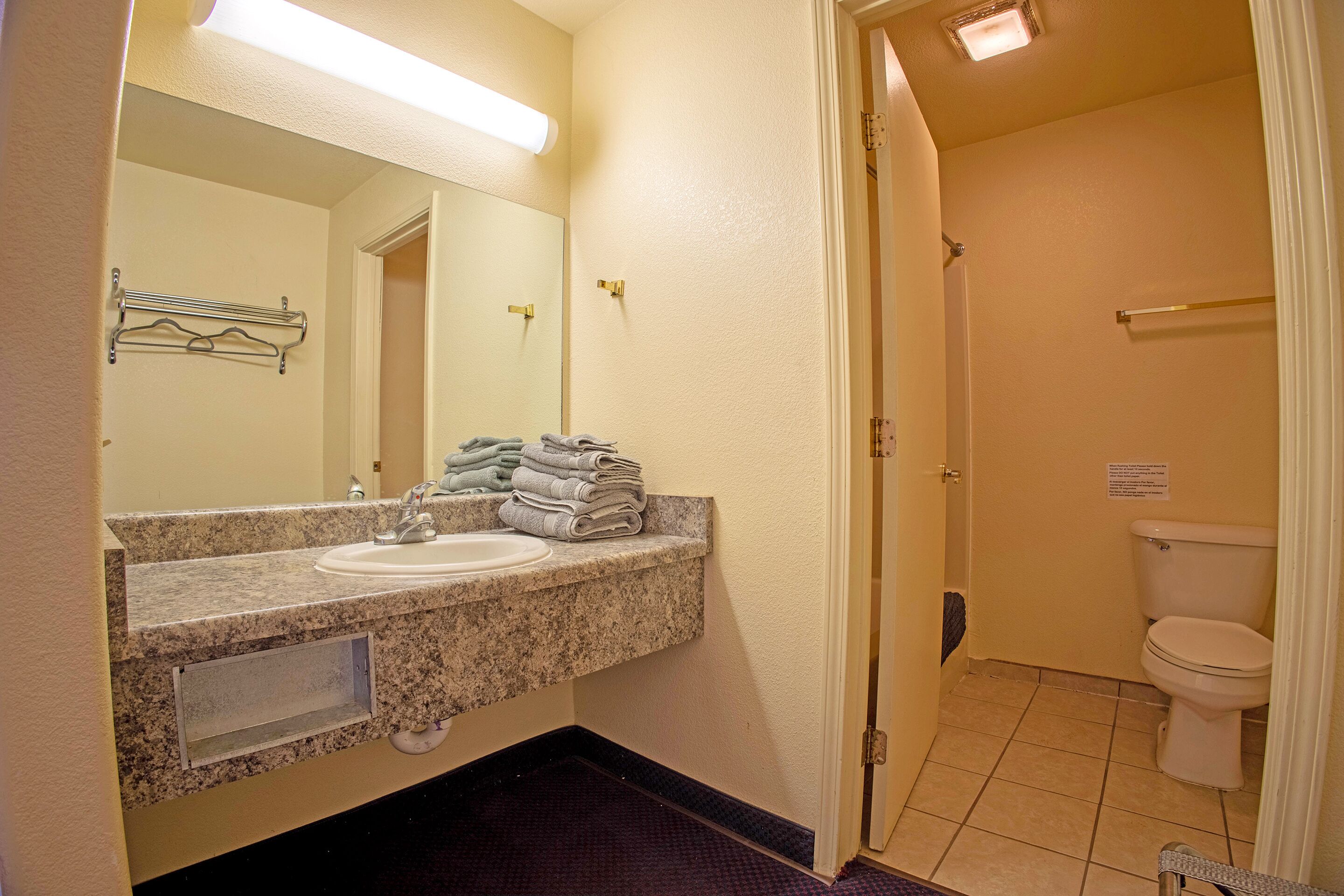 Room, 2 Queen Beds, Non Smoking | Bathroom