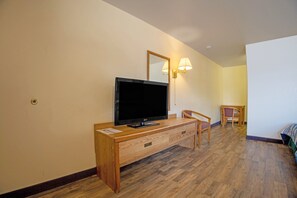 Quarto, 2 camas Queen, para não fumantes | Roupas de cama de algodão egípcio, roupas de cama premium