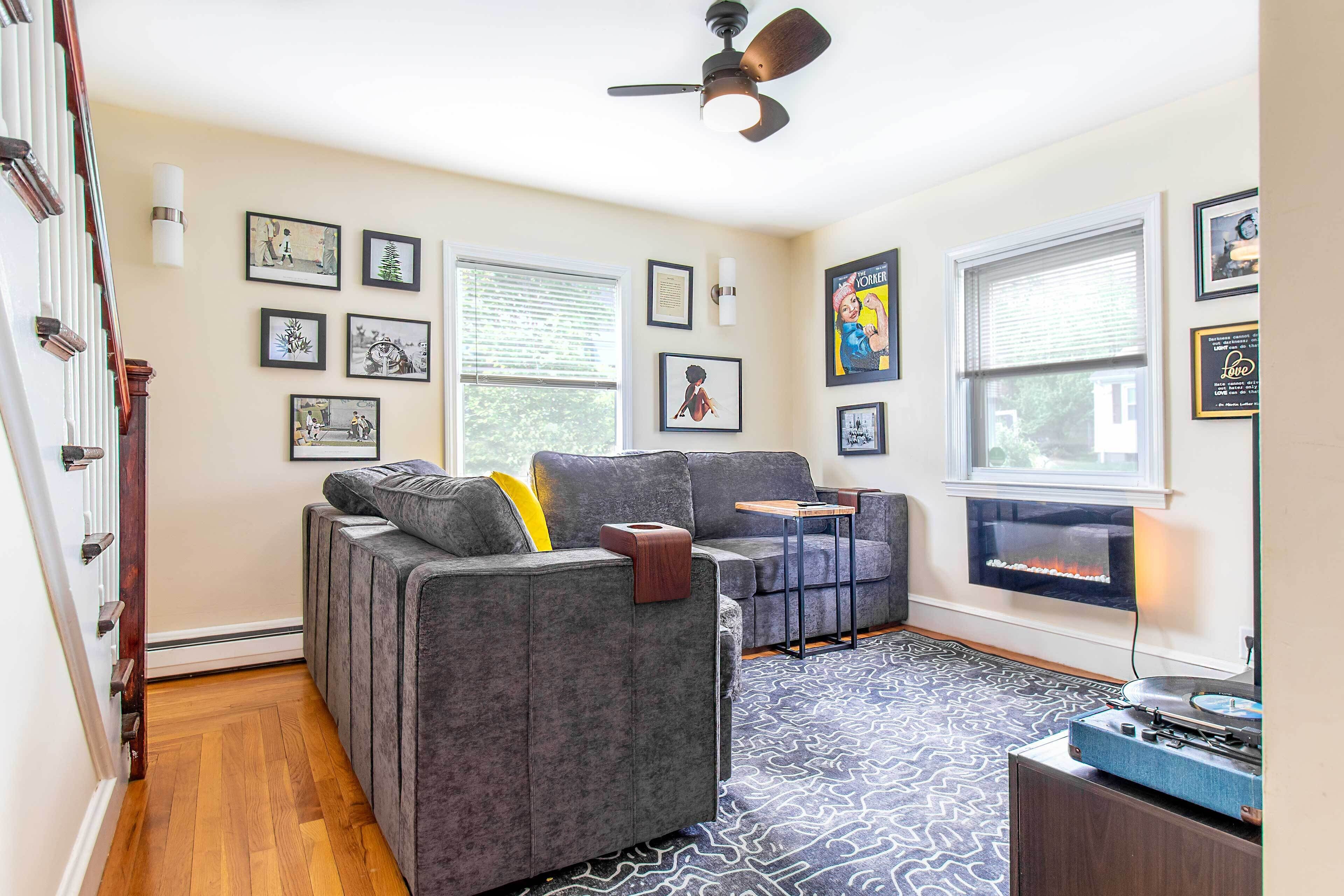Pet-friendly Cranston Home W/ Fire Pit & Bbq! - 羅德島州