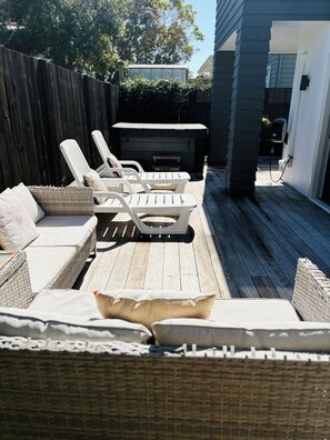 Terrace/patio - T Two Papamoa Beach - For the whole family! (Bay of Plenty)