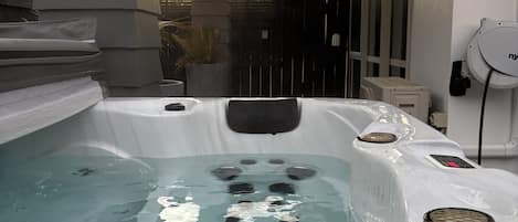 室外 SPA 浴池