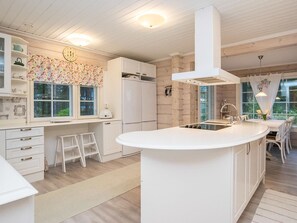 Réfrigérateur, micro-ondes, lave-vaisselle