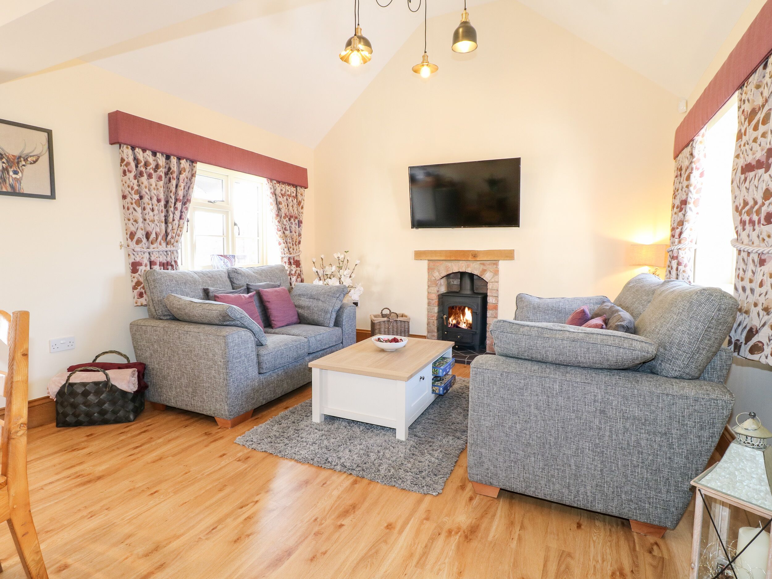 Little Gem, Family Friendly, With Hot Tub In Marchington - Uttoxeter