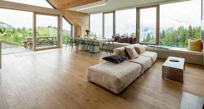 Ski-in/ski-out lodge with Sommercard