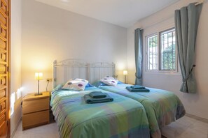 3 bedrooms, iron/ironing board, free WiFi, bed sheets - Villa 'Casa Pepe' with Sea View, Private Pool, Garden, A/C & Wi-Fi (Mijas Pueblo)