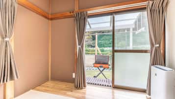 House, Non Smoking | 1 bedroom, laptop workspace, free WiFi, bed sheets