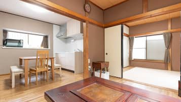 House, Non Smoking | Living room | Flat-screen TV