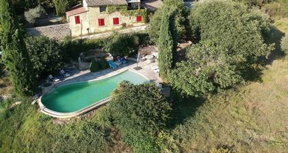 mas avec piscine et pool house