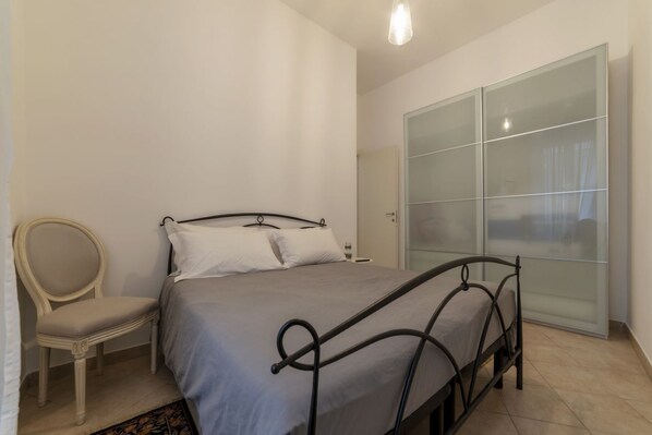 1 bedroom, iron/ironing board, WiFi