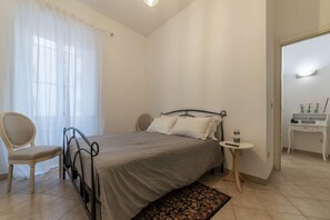 1 makuuhuone, silitysrauta/-lauta, Wi-Fi
