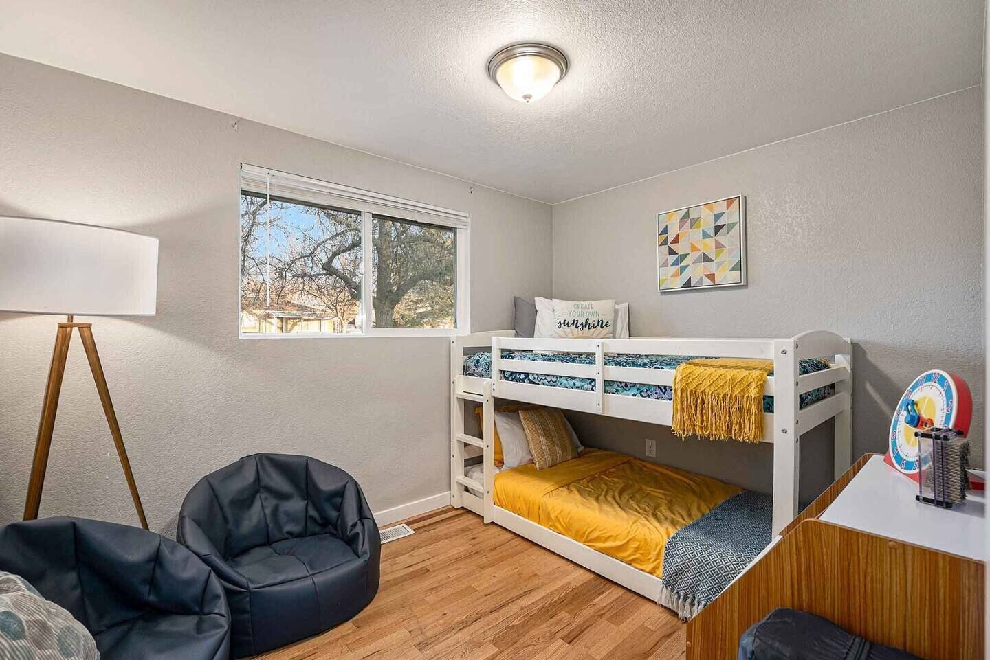 5 室のベッドルーム、アイロン / アイロン台、WiFi (無料)、ベッドシーツ