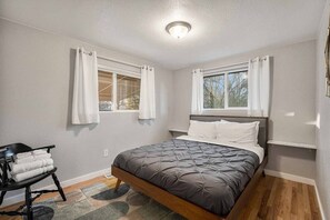 5 quartos, ferros/tábuas de passar roupa, Wi-Fi de cortesia