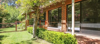Haus on Houghs : Space and style in Bright