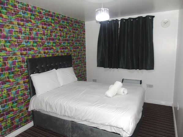 2 bedrooms, bed sheets