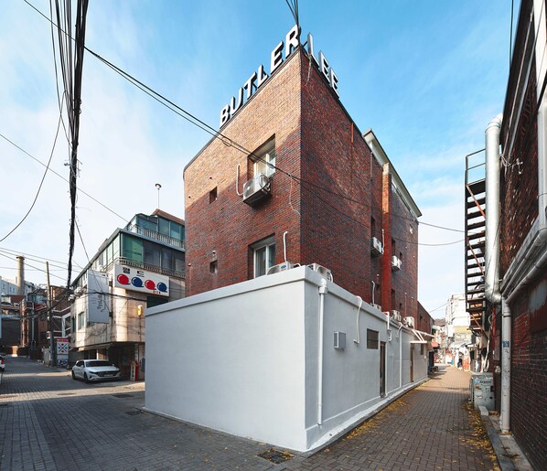 숙박 시설 정면