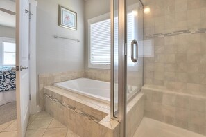 Baignoire, serviettes fournies