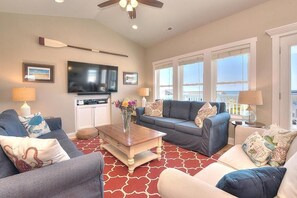 TV, DVD player, stereo - Beautiful-Close to Beach-4BR/3BA-Ocean View-Private Pool-Sleeps13 (Oak Island)
