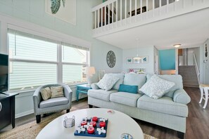 Smart TV, books - Heron House: Oceanfront Oasis in Oak Island, perfect for up to 16 guests! (Oak Island)