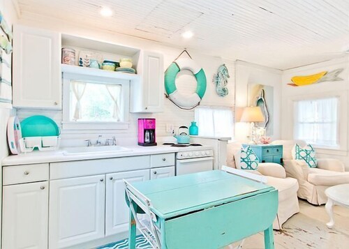 Romantic 1930s Vintage Beach Cottage Steps to Beach by Tybee Cottages