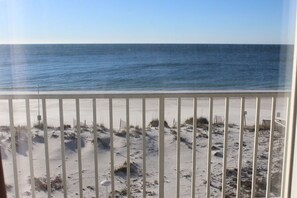 Property grounds - Ocean House I 1401 | 3BR/3BA Gulf Condo | Sleeps 8 | Beachfront Retreat (Gulf Shores)