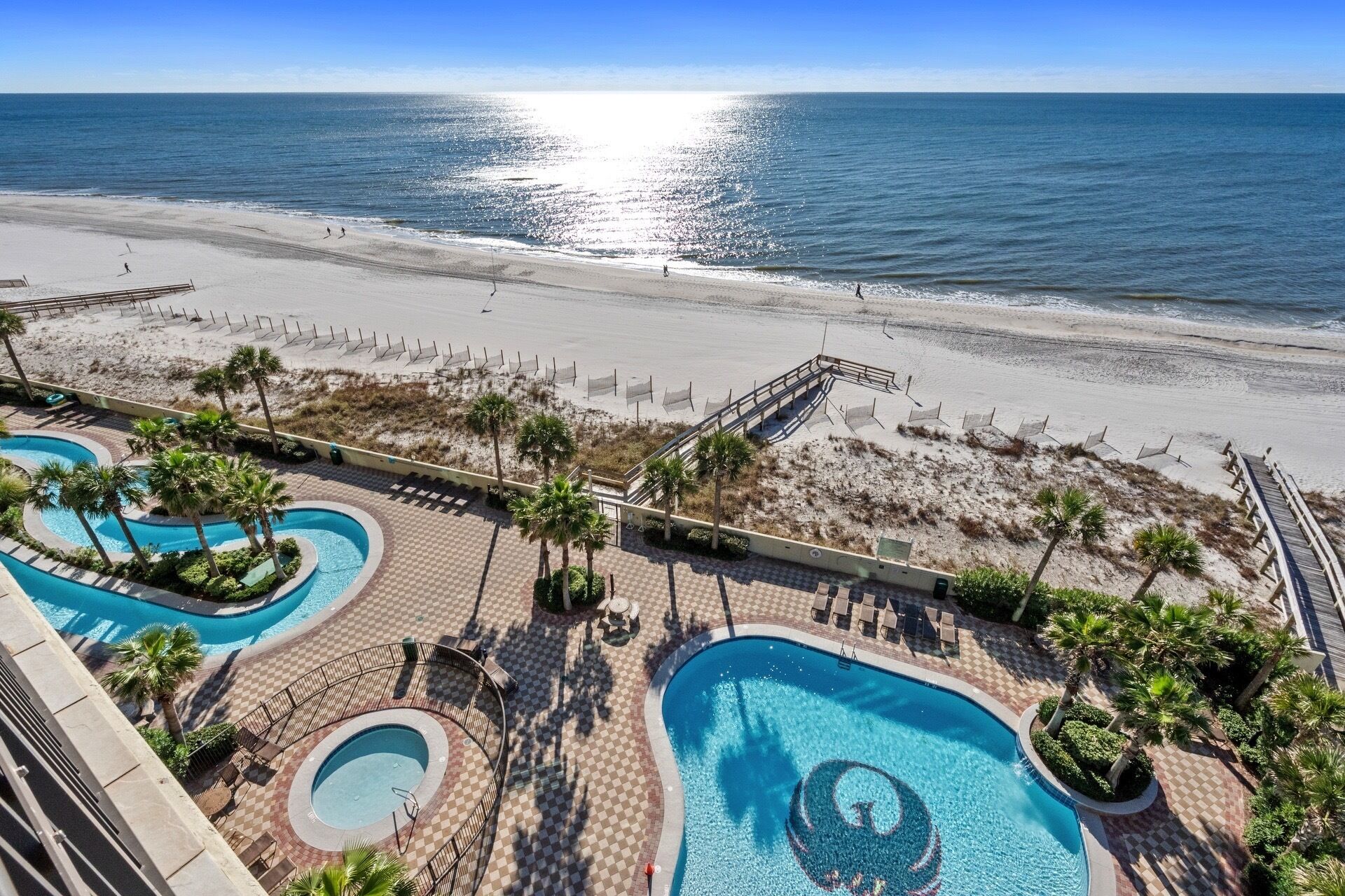 Alberca techada y alberca climatizada