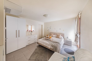 4 chambres, bureau, fer et planche à repasser, Wi-Fi gratuit