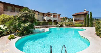 La Romantica - Cristina by Wonderful Italy