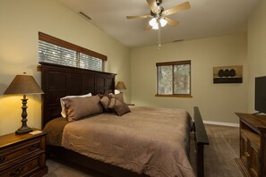 3 bedrooms, desk, iron/ironing board, travel cot