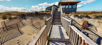Oceanfront, Pool & Hot Tub, Dune Gazebo, Wild Horse Fence steps away 4x4 Bch
