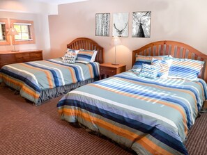 4 Schlafzimmer, Bügeleisen/Bügelbrett, kostenloses WLAN, Bettwäsche