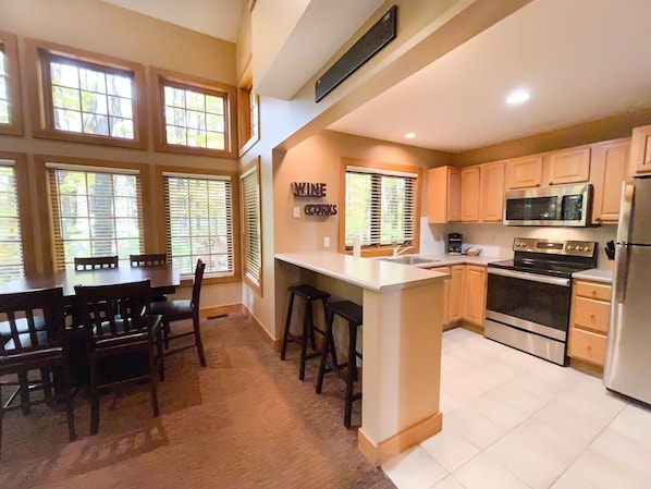 Fridge, microwave, oven, stovetop