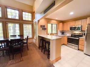 冰箱、微波炉、烤箱、炉灶