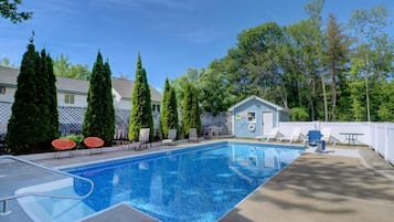 Seasonal outdoor pool